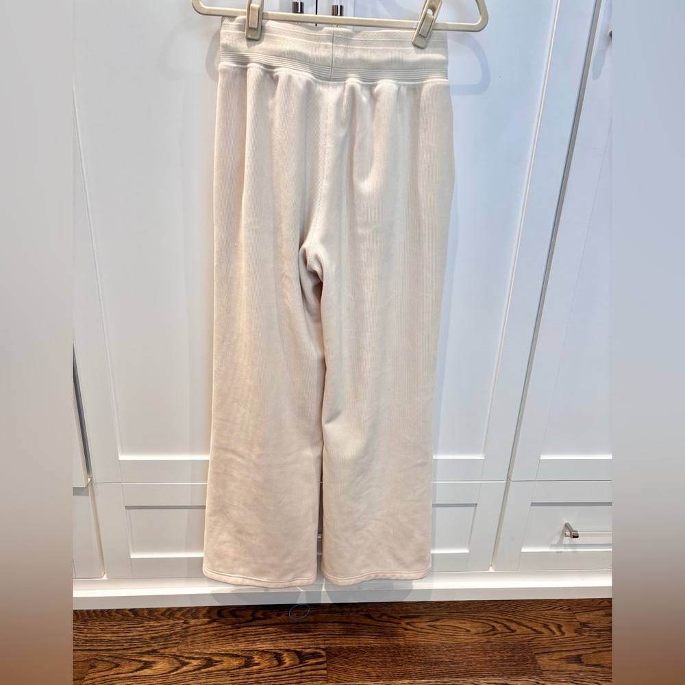 Wilson Women's Luxe 2 piece Track Suit set - Picture 13 of 14
